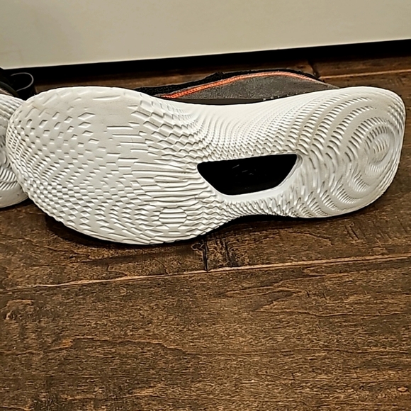 Under Armor Curry Beautiful Flow 8 Basketball Shoes sz 7 - Picture 11 of 12